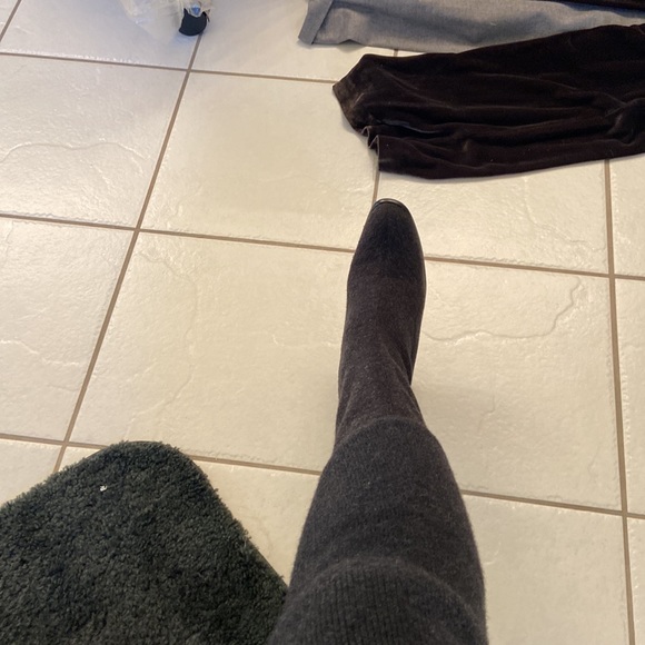 Genuine Cashmere Cropped Pants - Picture 5 of 15